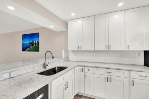 Copropriété à vendre à Stuart, Floride: 2 chambres, 99.59 m2 № 2077767 - photo 16