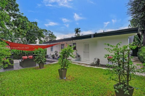 House in Miami, Florida 3 bedrooms, 130.16 sq.m. № 1948245 - photo 9