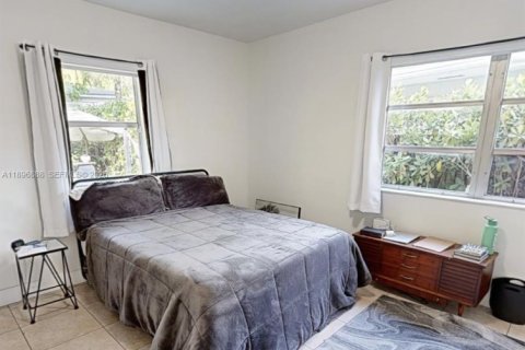 House in Miami, Florida 3 bedrooms, 130.16 sq.m. № 1948245 - photo 20