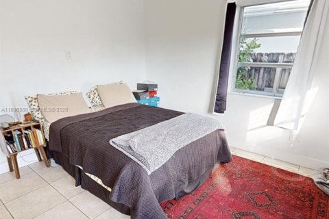 House in Miami, Florida 3 bedrooms, 130.16 sq.m. № 1948245 - photo 25