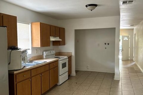 Купить виллу или дом в Бушнелл, Флорида 5 комнат, 111.48м2, № 1536637 - фото 12
