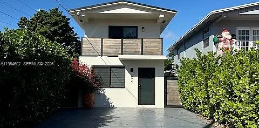 Таунхаус в Майами, Флорида 2 спальни, 142.14м2 № 2008392