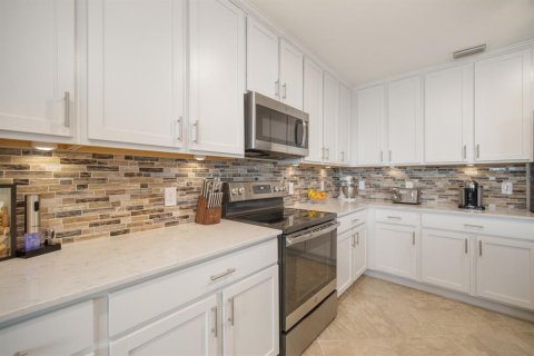 Condo in Bradenton, Florida, 2 bedrooms  № 1679559 - photo 17
