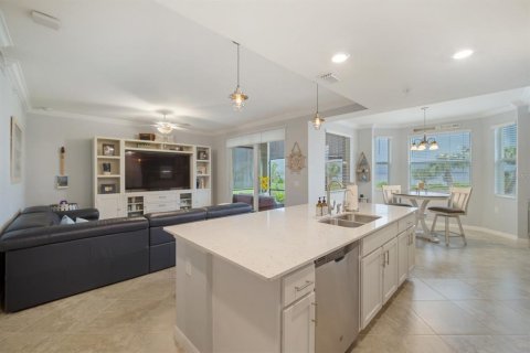 Condo in Bradenton, Florida, 2 bedrooms  № 1679559 - photo 11