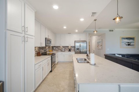 Condo in Bradenton, Florida, 2 bedrooms  № 1679559 - photo 13