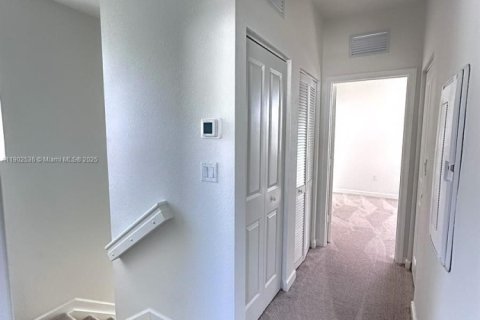 Снять в аренду таунхаус в Хомстед, Флорида 3 спальни, 123.37м2, № 1953916 - фото 10