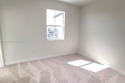 Снять в аренду таунхаус в Хомстед, Флорида 3 спальни, 123.37м2, № 1953916 - фото 9