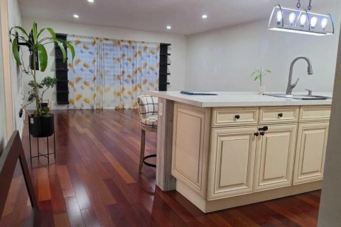 Copropriété à louer à Hollywood, Floride: 2 chambres, 90.12 m2 № 2173202 - photo 12