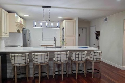 Copropriété à louer à Hollywood, Floride: 2 chambres, 90.12 m2 № 2173202 - photo 5