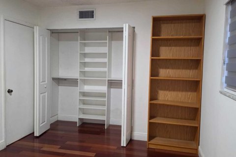 Copropriété à louer à Hollywood, Floride: 2 chambres, 90.12 m2 № 2173202 - photo 22