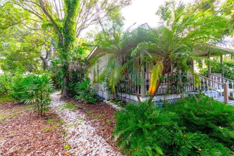 House in Largo, Florida 2 bedrooms, 114.46 sq.m. № 1915639 - photo 4