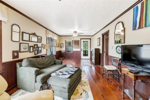House in Largo, Florida 2 bedrooms, 114.46 sq.m. № 1915639 - photo 13