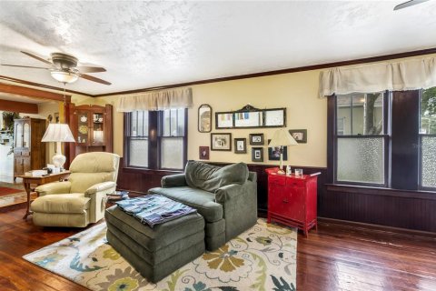 House in Largo, Florida 2 bedrooms, 114.46 sq.m. № 1915639 - photo 10