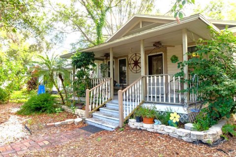 House in Largo, Florida 2 bedrooms, 114.46 sq.m. № 1915639 - photo 2