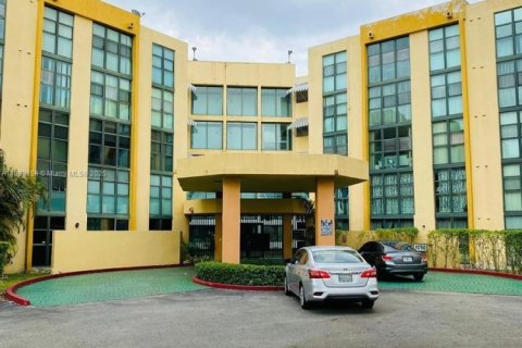 Copropriété à louer à Miami, Floride: 2 chambres, 83.43 m2 № 1941259 - photo 3