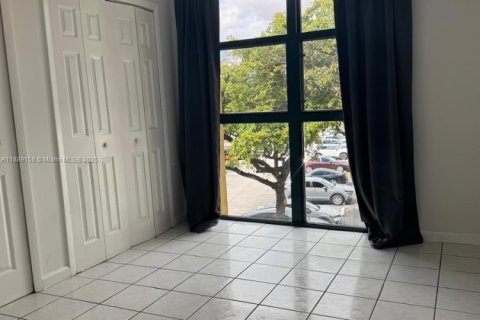 Copropriété à louer à Miami, Floride: 2 chambres, 83.43 m2 № 1941259 - photo 6