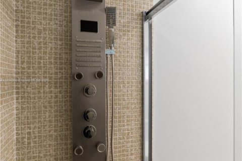 Villa ou maison à louer à Plantation, Floride: 2 chambres, 103.49 m2 № 1947443 - photo 17