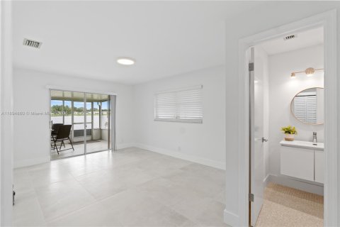 Villa ou maison à louer à Plantation, Floride: 2 chambres, 103.49 m2 № 1947443 - photo 14