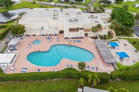 Villa ou maison à louer à Plantation, Floride: 2 chambres, 103.49 m2 № 1947443 - photo 24