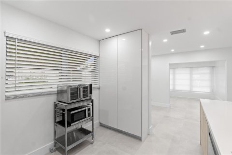 Villa ou maison à louer à Plantation, Floride: 2 chambres, 103.49 m2 № 1947443 - photo 12