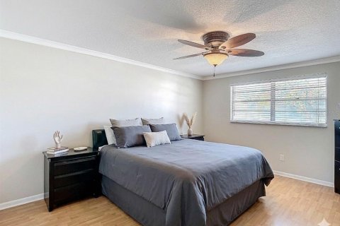 Casa en venta en Tampa, Florida, 4 dormitorios, 208.19 m2 № 2102047 - foto 10