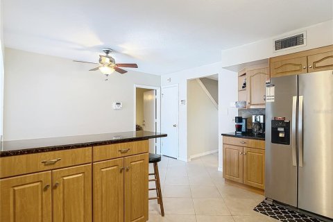 Casa en venta en Tampa, Florida, 4 dormitorios, 208.19 m2 № 2102047 - foto 5