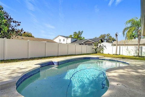 Casa en venta en Tampa, Florida, 4 dormitorios, 208.19 m2 № 2102047 - foto 15