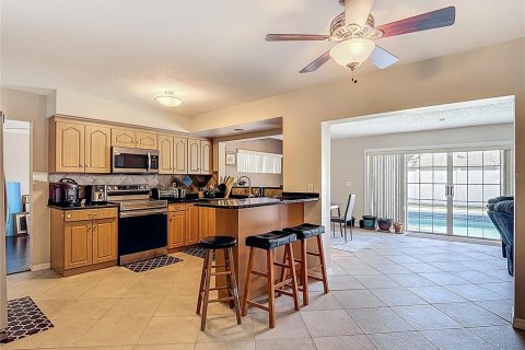 Casa en venta en Tampa, Florida, 4 dormitorios, 208.19 m2 № 2102047 - foto 4