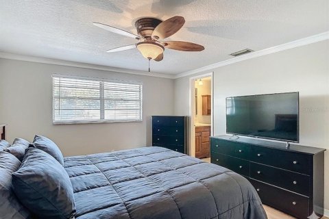 Casa en venta en Tampa, Florida, 4 dormitorios, 208.19 m2 № 2102047 - foto 9