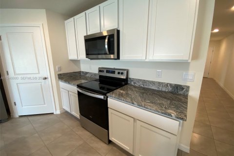 Villa ou maison à vendre à Ocala, Floride: 4 chambres, 169.73 m2 № 2005071 - photo 8