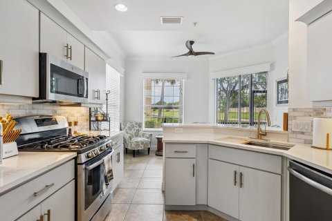 Condo in Lakewood Ranch, Florida, 2 bedrooms  № 1903567 - photo 13