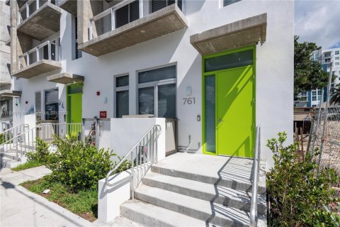Apartamento en alquiler en Miami, Florida, 1 dormitorio, 55.28 m2 № 1842485 - foto 6