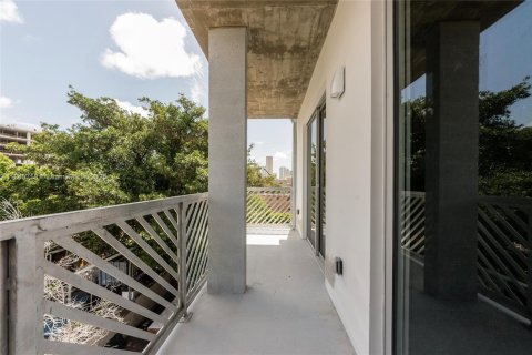 Apartamento en alquiler en Miami, Florida, 1 dormitorio, 55.28 m2 № 1842485 - foto 5