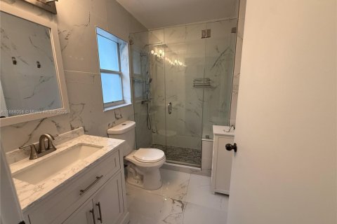 Снять в аренду кондоминиум в Дорал, Флорида 3 спальни, 128.21м2, № 1938654 - фото 9