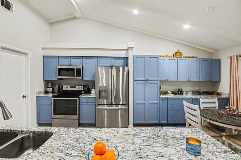 Villa ou maison à vendre à North Port, Floride: 2 chambres, 93.83 m2 № 2101117 - photo 11