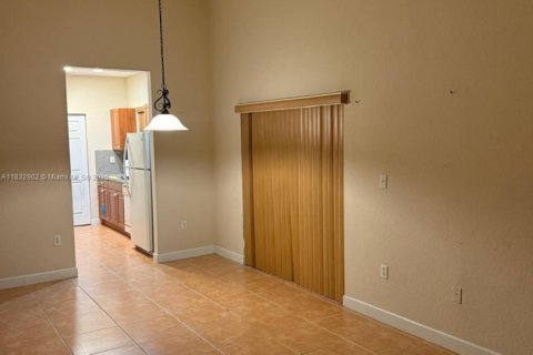 House in Homestead, Florida 3 bedrooms, 111.48 sq.m. № 1814605 - photo 3