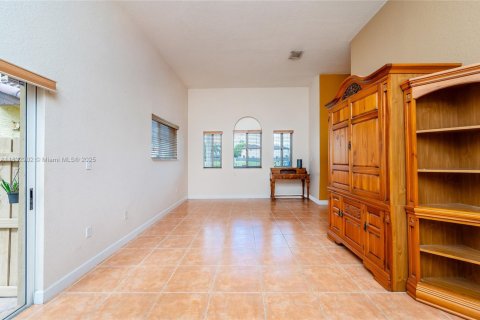 House in Homestead, Florida 3 bedrooms, 111.48 sq.m. № 1814605 - photo 14