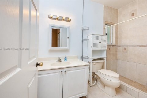 House in Homestead, Florida 3 bedrooms, 111.48 sq.m. № 1814605 - photo 21