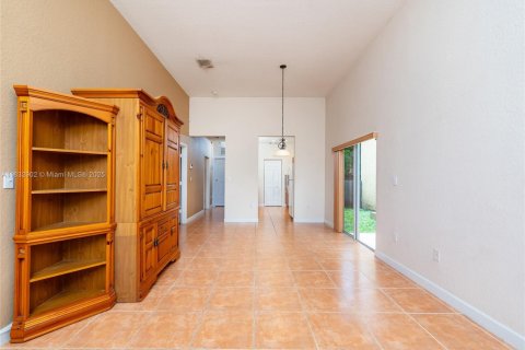 House in Homestead, Florida 3 bedrooms, 111.48 sq.m. № 1814605 - photo 16
