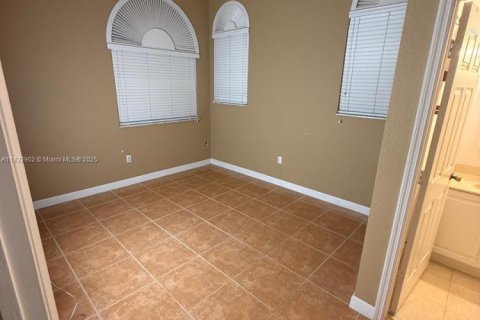 House in Homestead, Florida 3 bedrooms, 111.48 sq.m. № 1814605 - photo 8