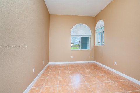 House in Homestead, Florida 3 bedrooms, 111.48 sq.m. № 1814605 - photo 26