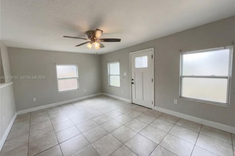 House in Mount Dora, Florida 3 bedrooms № 2044498 - photo 10