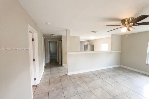 House in Mount Dora, Florida 3 bedrooms № 2044498 - photo 12