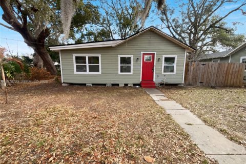 House in Mount Dora, Florida 3 bedrooms № 2044498
