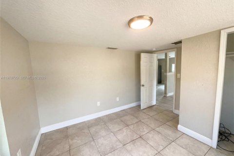 House in Mount Dora, Florida 3 bedrooms № 2044498 - photo 4