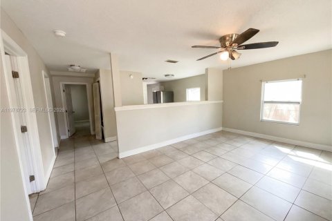 House in Mount Dora, Florida 3 bedrooms № 2044498 - photo 9