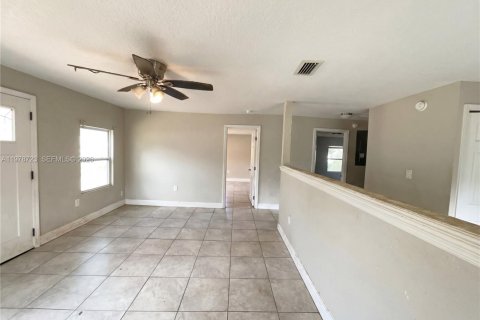 House in Mount Dora, Florida 3 bedrooms № 2044498 - photo 11