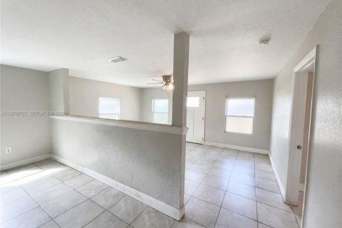 House in Mount Dora, Florida 3 bedrooms № 2044498 - photo 8