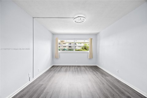 Condo in Plantation, Florida, 1 bedroom  № 1933720 - photo 12