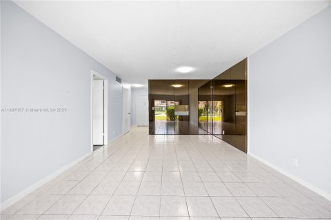 Condo in Plantation, Florida, 1 bedroom  № 1933720 - photo 5